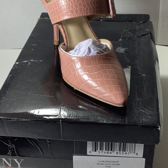 NY & C Woman’s shoe - Picture 5 of 5